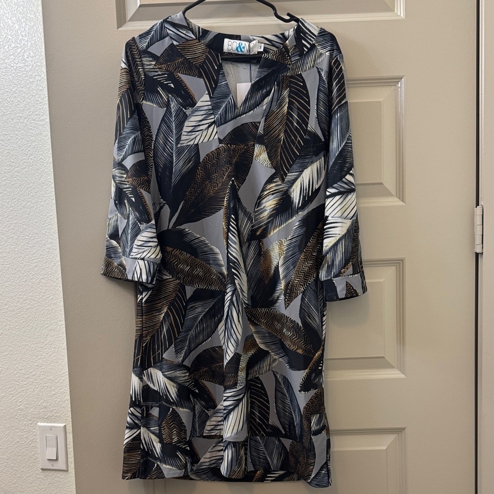 Elegant Leaf Print Dress in Black and Brown